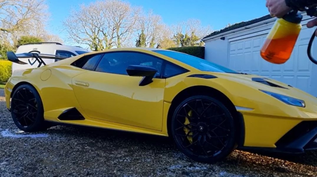 How To Wash a Supercar like a PROFESSIONAL
