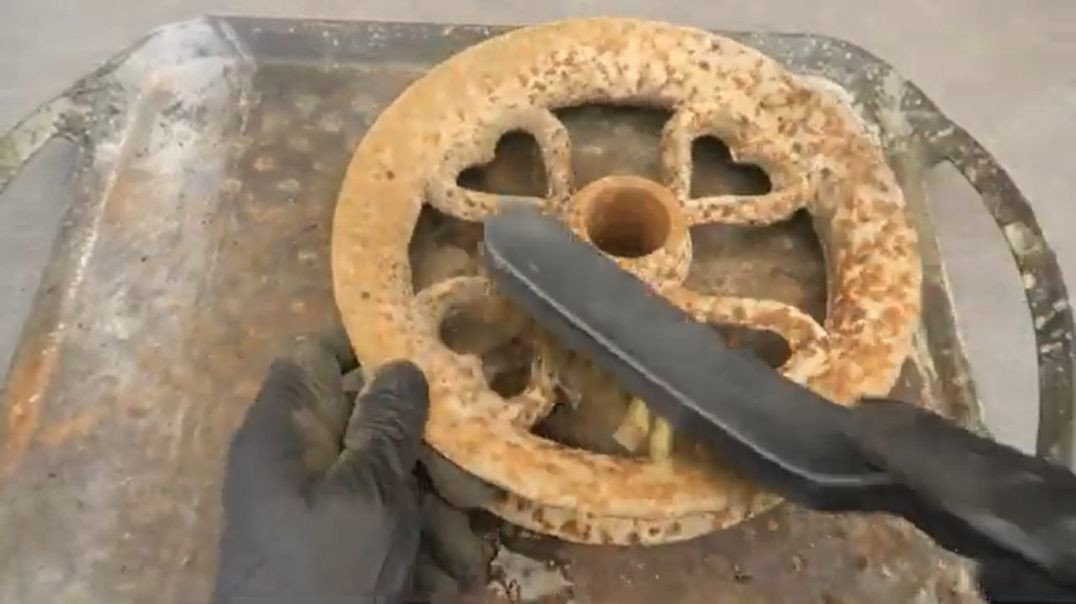 Rusty Vintage Water Pulley